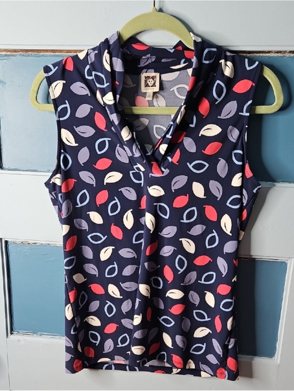 Sleeveless Navy Leaf-Print Top with Cowl Neck Small - Picture 1 of 4
